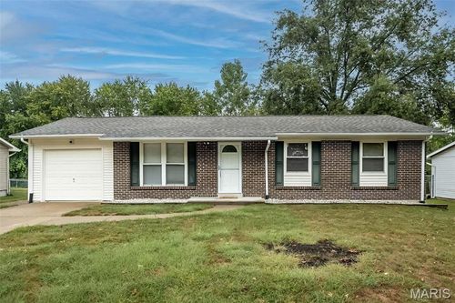 4 Countryside Dr, Saint Peters, MO, 63376-2028 | Card Image