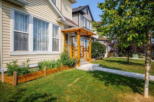 35 Bridlecrest Road Sw, Calgary, AB, T2Y5J2 | Card Image