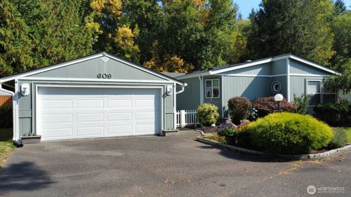 609 181st Street Ct E, Spanaway, WA, 98387-8359 | Card Image