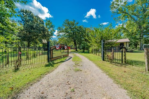 815 Vz County Road 4409, Ben Wheeler, TX, 75754-8229 | Card Image