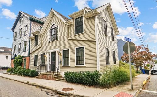 485 Spring St, Newport, RI, 02840-6833 | Card Image