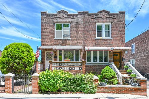 6953 73rd Pl, Middle Village, NY, 11379-2543 | Card Image