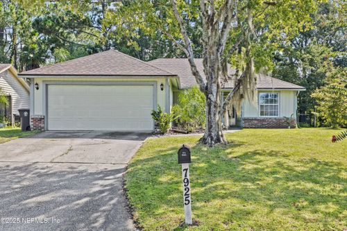 7925 Honeysuckle Rose Ln, JACKSONVILLE, FL, 32244-6618 | Card Image