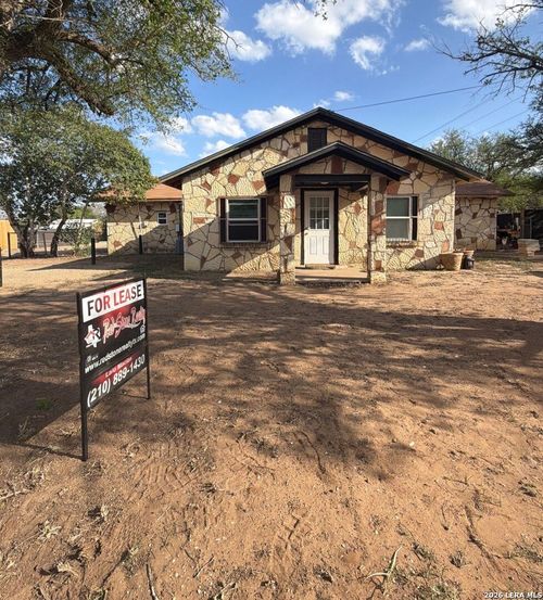 1-902 C St, Floresville, TX, 78114-2222 | Card Image