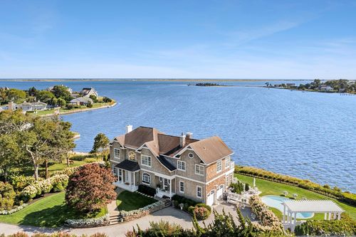 19 Canal Way, Hampton Bays, NY, 11946-3325 | Card Image