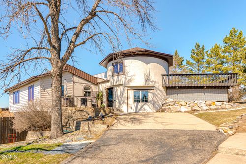 6940 Crested Butte Rd, Bismarck, ND, 58503-8313 | Card Image