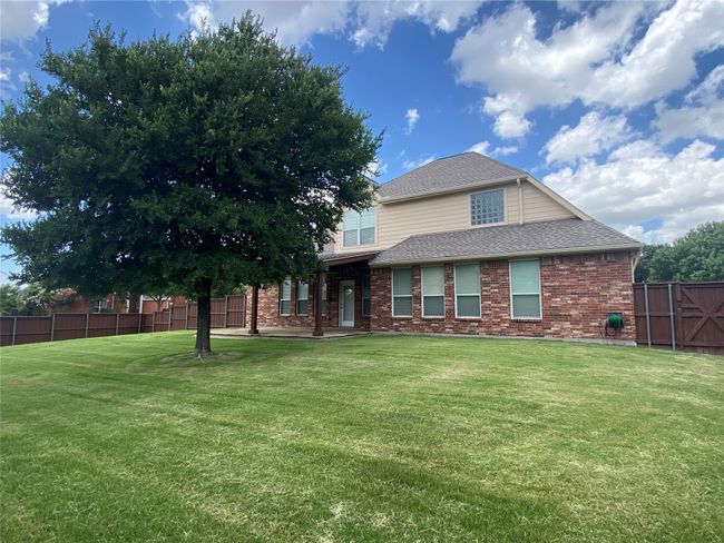 Large back yard | Image 4