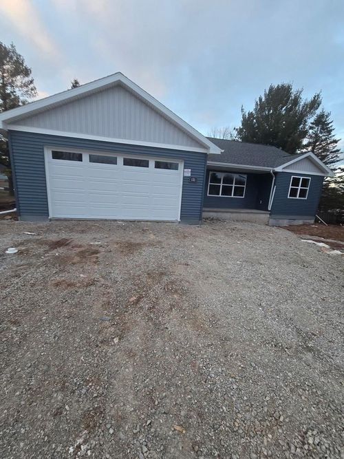 131 W Baake Street, HORTONVILLE, WI, 54944 | Card Image