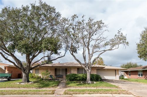 4213 Dolphin Pl, Corpus Christi, TX, 78411-3005 | Card Image