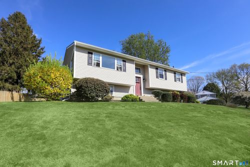 38 Quaker Ridge Rd, Bethel, CT, 06801-1249 | Card Image