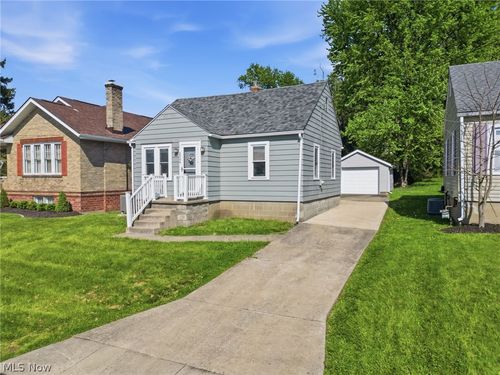 2326 Verneva St, Zanesville, OH, 43701-1902 | Card Image