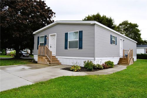 100 Hillside Dr, Avon, NY, 14414-9525 | Card Image