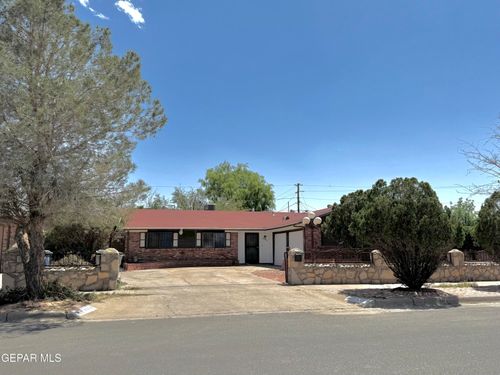 10304 Blackwood Ave, El Paso, TX, 79925-4352 | Card Image