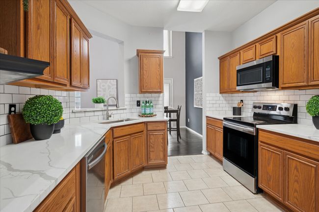 8621 Hunters Trace Ln, Townhouse with 2 bedrooms, 2 bathrooms and null parking in Plano TX | Image 13