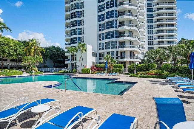 APT-1702 - 3500 Mystic Pointe Dr, Condo with 2 bedrooms, 2 bathrooms and null parking in Aventura FL | Image 14