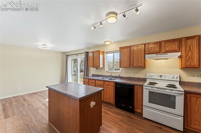 272 Ellers Grv, Condo with 3 bedrooms, 2 bathrooms and 1 parking in Colorado Springs CO | Image 12