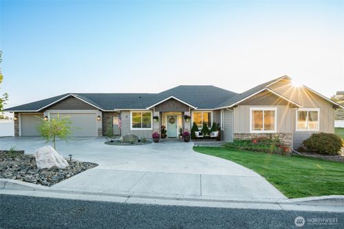 12 Elizabeth Ct, Wenatchee, WA, 98801-9174 | Card Image