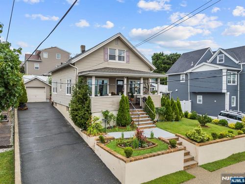79 Columbia St, Wood Ridge, NJ, 07075-2403 | Card Image