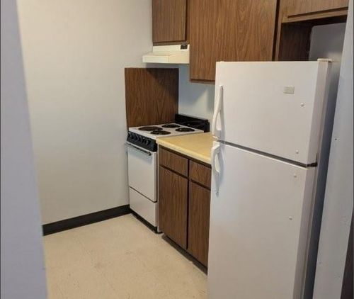 500 S 3rd Ave, Canton, IL, 61520-3165 | Card Image