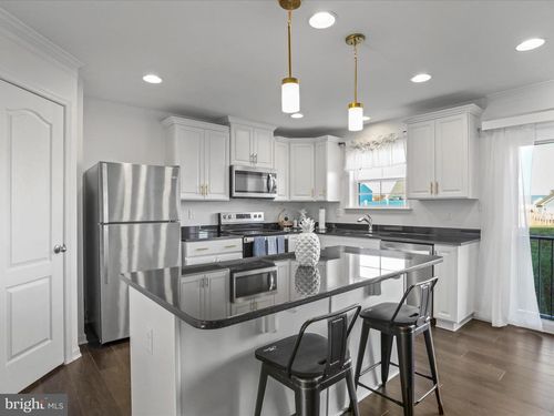 430 Eurasian Dr, BUNKER HILL, WV, 25413-1714 | Card Image