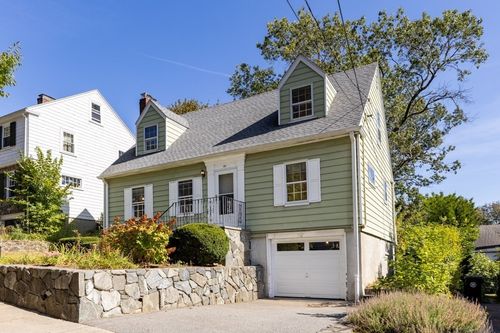 39 Chester St, Arlington, MA, 02476-7606 | Card Image