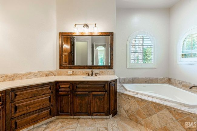 2416 Edingal Dr, House other with 4 bedrooms, 3 bathrooms and null parking in Bakersfield CA | Image 24