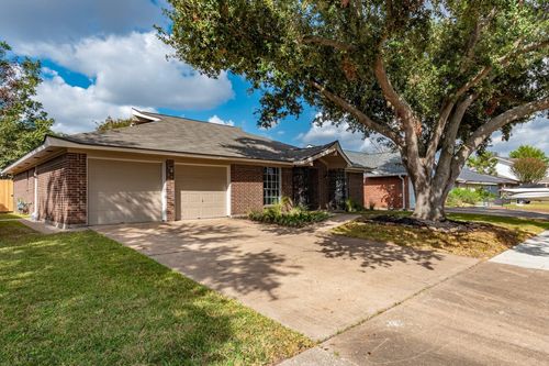 913 N Amy Dr, Deer Park, TX, 77536-4246 | Card Image