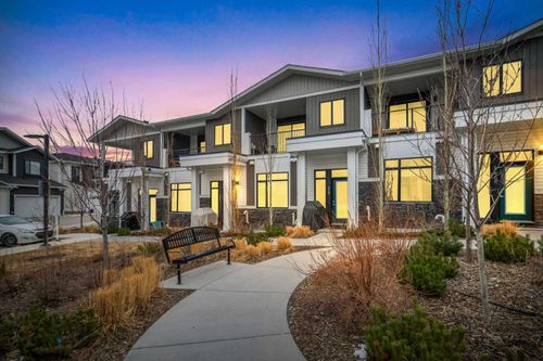 210 Crestbrook Common Sw, Calgary, AB, T3B6L1 | Card Image