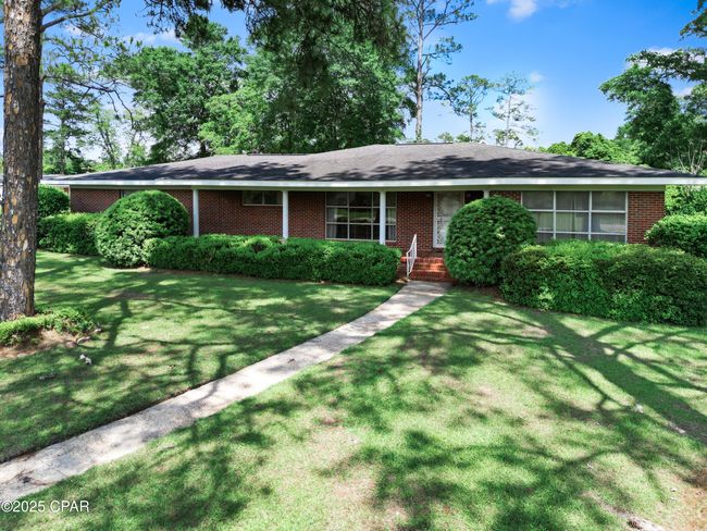 5370 Cherry St, House other with 2 bedrooms, 3 bathrooms and null parking in Graceville FL | Image 5