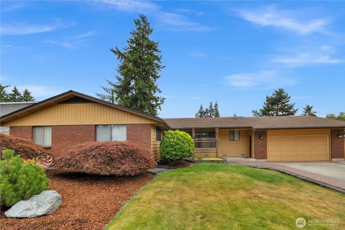 2124 104th St Se, Everett, WA, 98208-4207 | Card Image