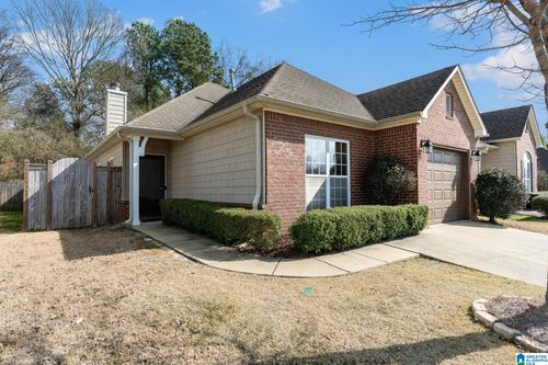 402 Holland Lakes Dr, PELHAM, AL, 35124-3969 | Card Image