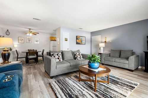 unit-2-17 Thayer Pond Dr, North Oxford, MA, 01537-1127 | Card Image