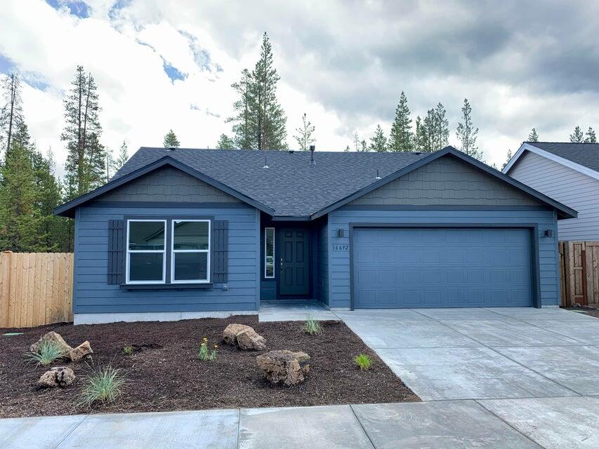 Apache Tears Ct, LA Pine, OR 97739