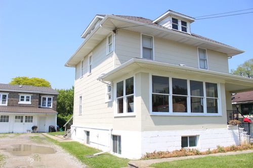 2077 E Boatfield Ave, Burton, MI, 48529-1756 | Card Image