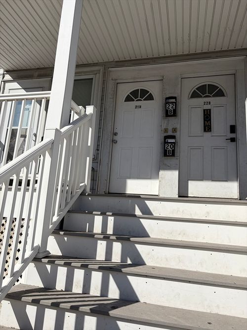 b-20 Ferry St, Everett, MA, 02149-4925 | Card Image