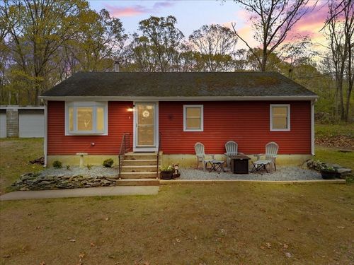 9 Hillside Ave, Berkley, MA, 02779 | Card Image