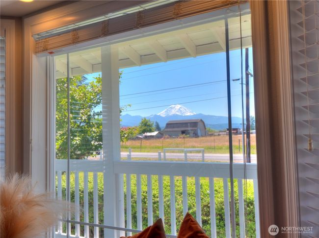 23206 Se 448 Th St, Home with 3 bedrooms, 3 bathrooms and 8 parking in Enumclaw WA | Image 4