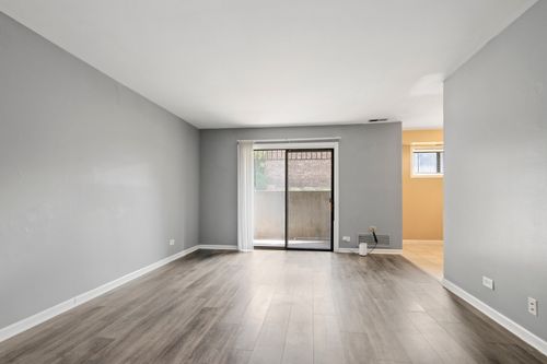 2-2214 Country Club Dr, Woodridge, IL, 60517-3006 | Card Image