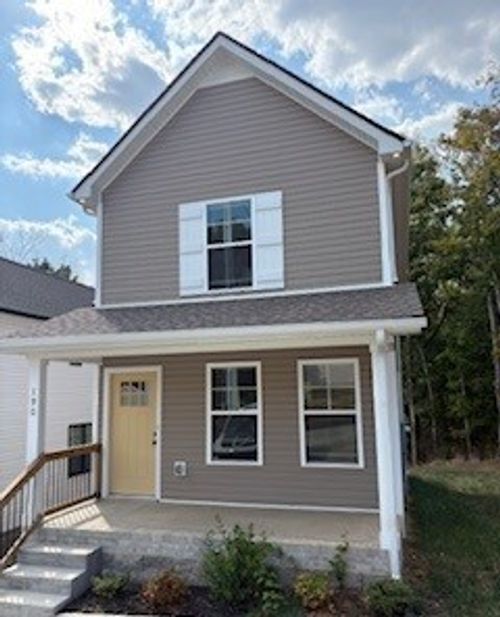 190 Oak St, Clarksville, TN, 37042-7102 | Card Image