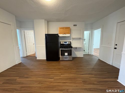 2-205 Farren Ave, New Haven, CT, 06513-4528 | Card Image