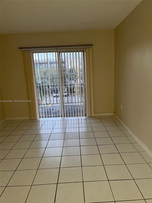 306-5625 W 20th Ave, Hialeah, FL, 33012-7523 | Card Image
