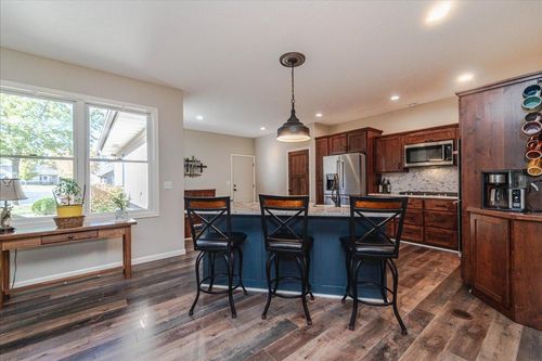 303 Fiddler Ct Se, New Prague, MN, 56071-6829 | Card Image