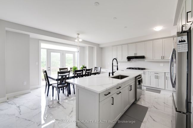 1476 Mockingbird Sq, House other with 4 bedrooms, 5 bathrooms and 2 parking in Pickering ON | Image 12