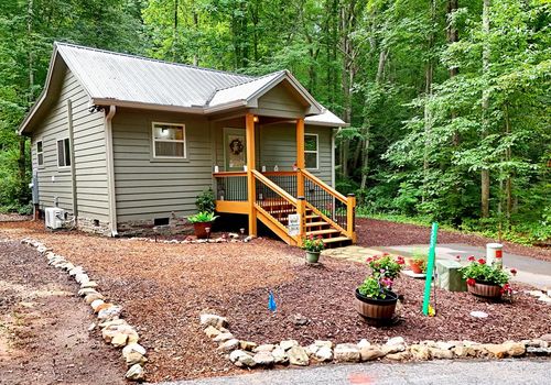 423 Chimney Rdg, Blairsville, GA, 30512-8422 | Card Image