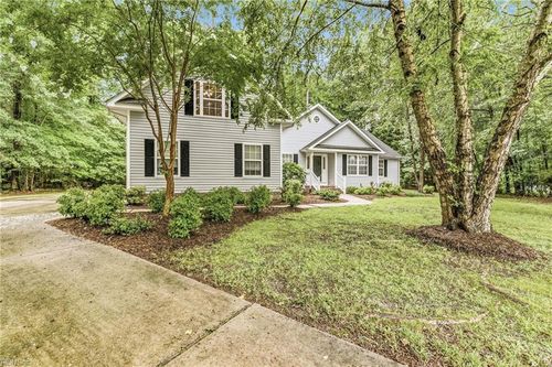 209 Bishop Cir, Smithfield, VA, 23430-5965 | Card Image