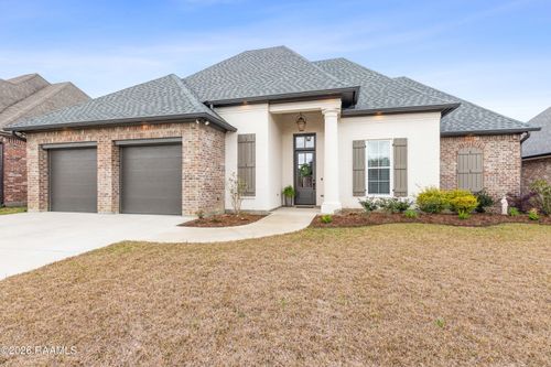 106 Carriage Lakes Dr, Youngsville, LA, 70592-5236 | Card Image