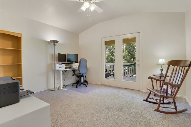 Bedroom 3 w/doors to balcony | Image 23