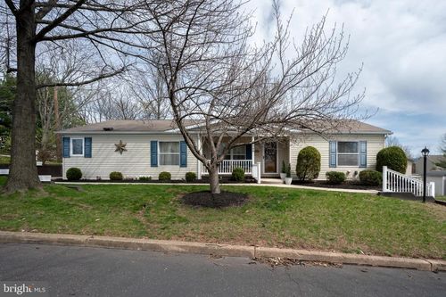 325 Hidden Springs Dr, SOUDERTON, PA, 18964-1991 | Card Image