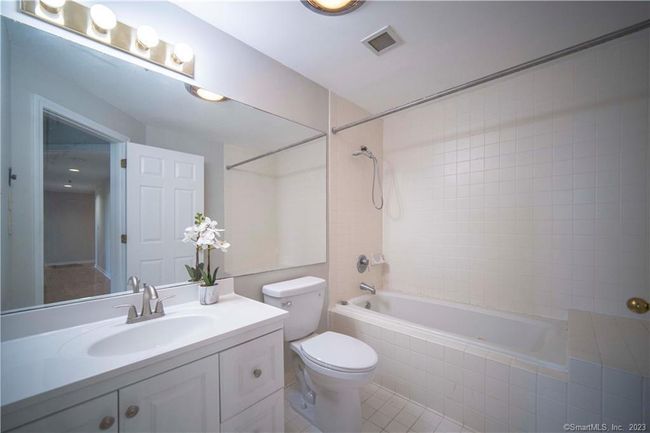 APT-403 - 235 E River Dr, Condo with 3 bedrooms, 2 bathrooms and null parking in East Hartford CT | Image 20