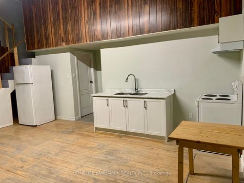 2-450 Spadina Ave, Toronto, ON, M5T2G8 | Card Image